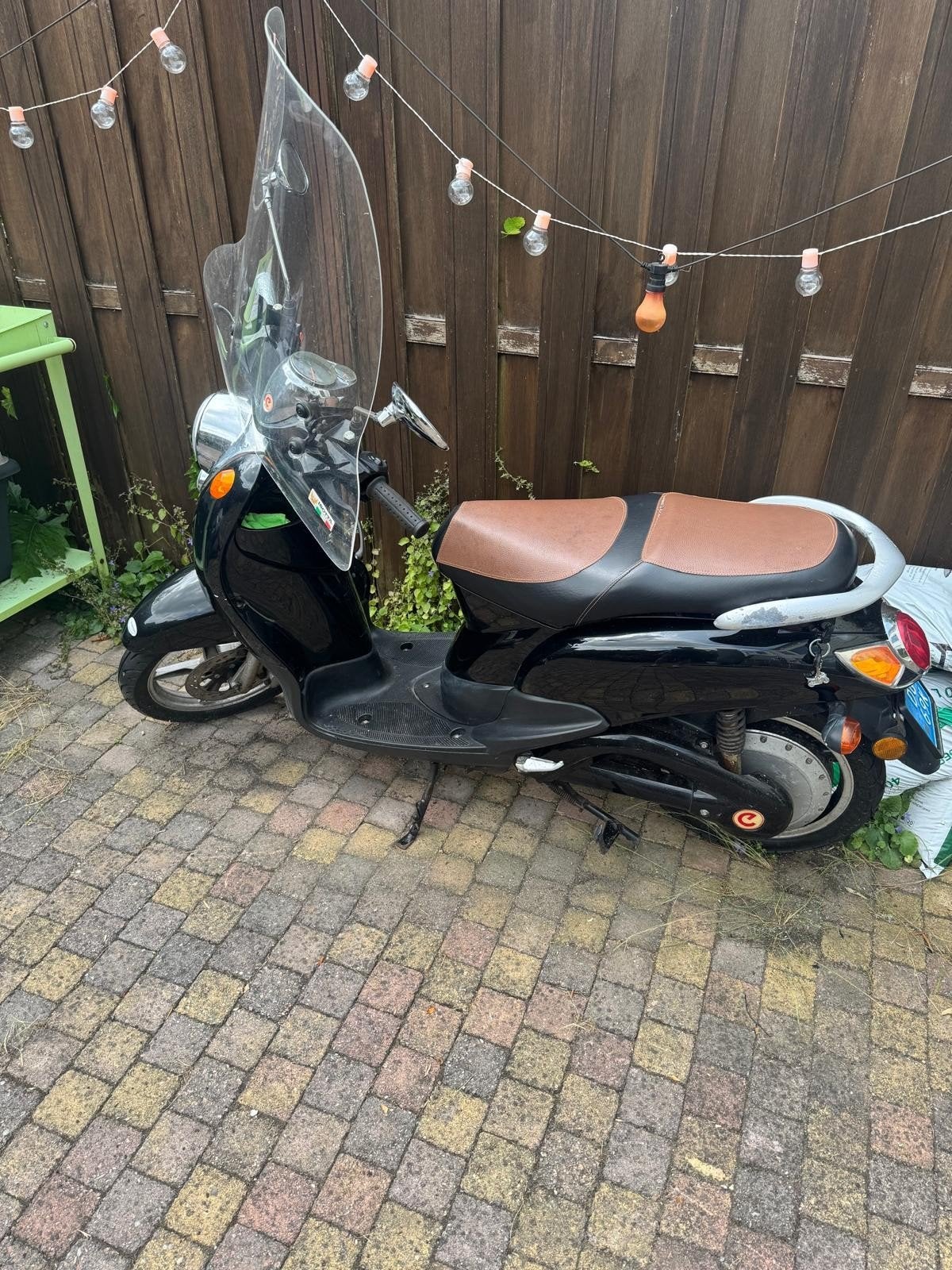 Elektrische scooter Emco Fine L1e + 2 accu's, 33 - 40 uur, Overige niveaus, Overige vormen