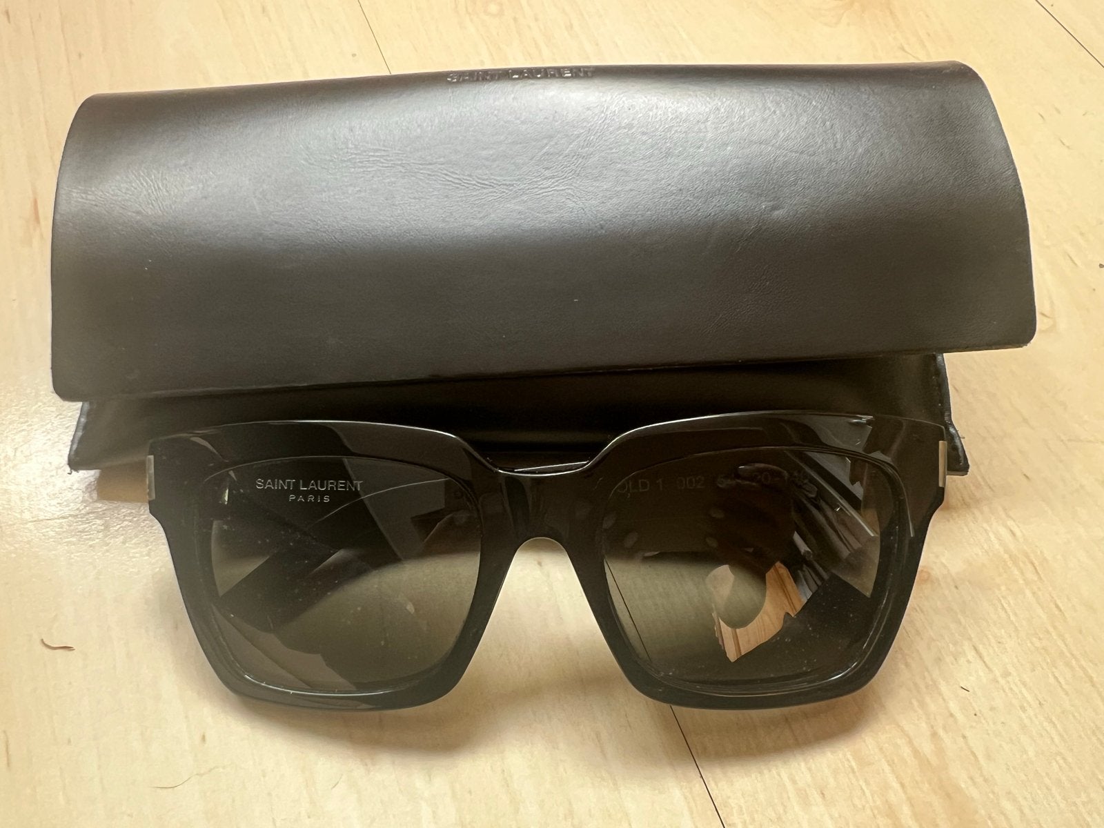 Saint Laurent Designer Zonnebril met Koker - Zeer Goede Staa, Overige merken, Zonnebril, Zwart, Ophalen of Verzenden