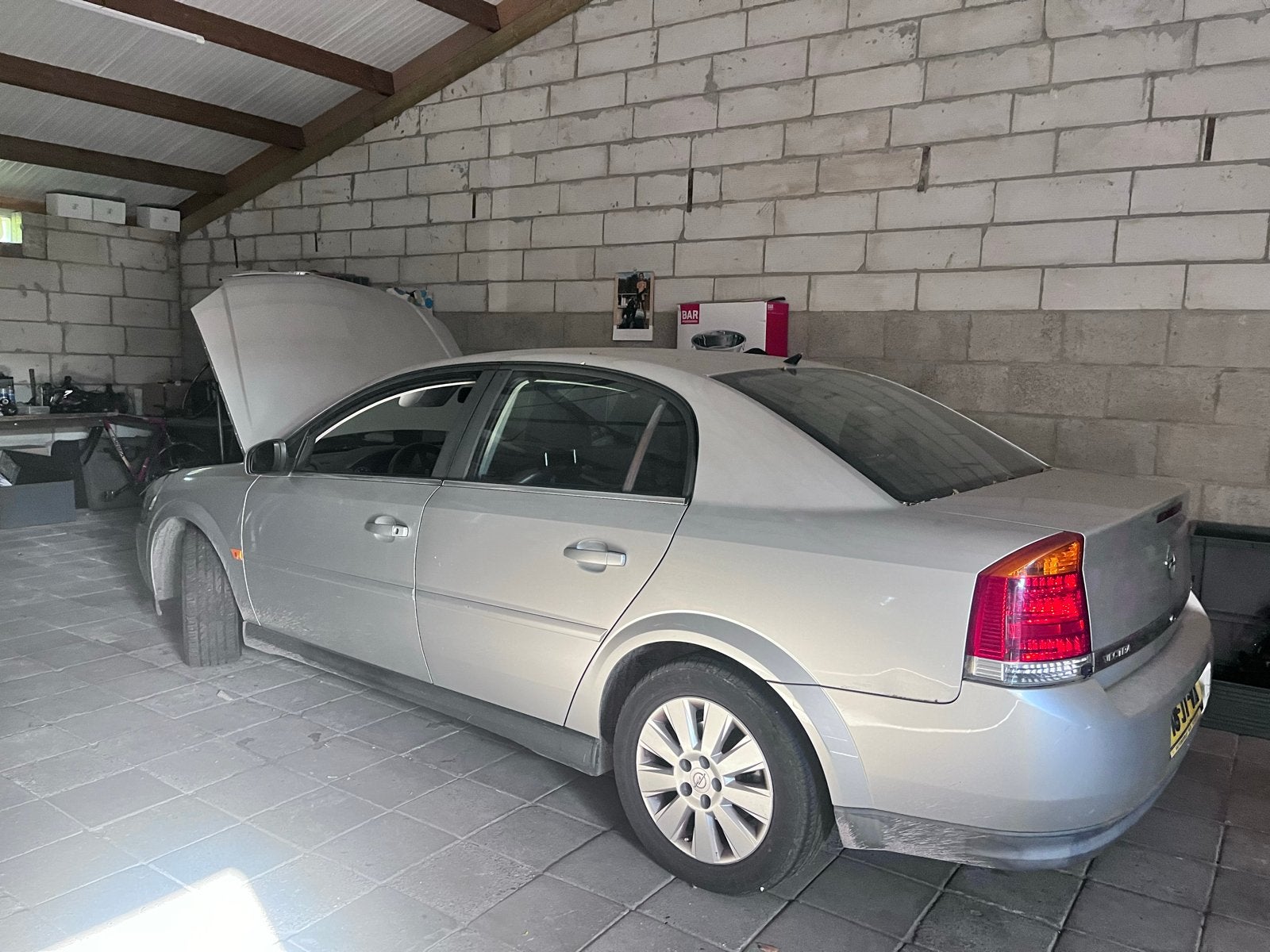 Opel Vectra 2.2 16V SDN AUT 2002 Grijs, Auto's, Opel, 4 cilinders, 715 kg, Vectra, 75 €/maand