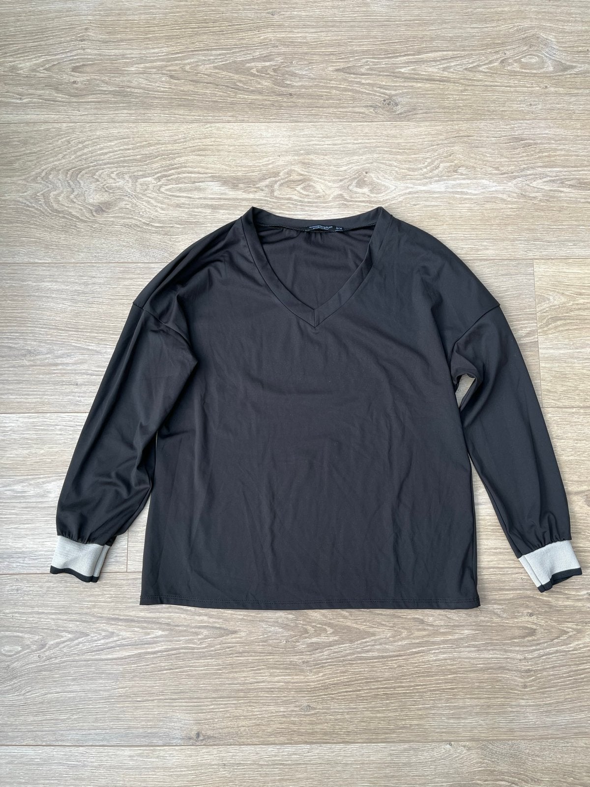 Zwarte V-hals sweater Musthaves by ELJA S/M, Zwart, Ophalen of Verzenden, Zo goed als nieuw, Lange mouw
