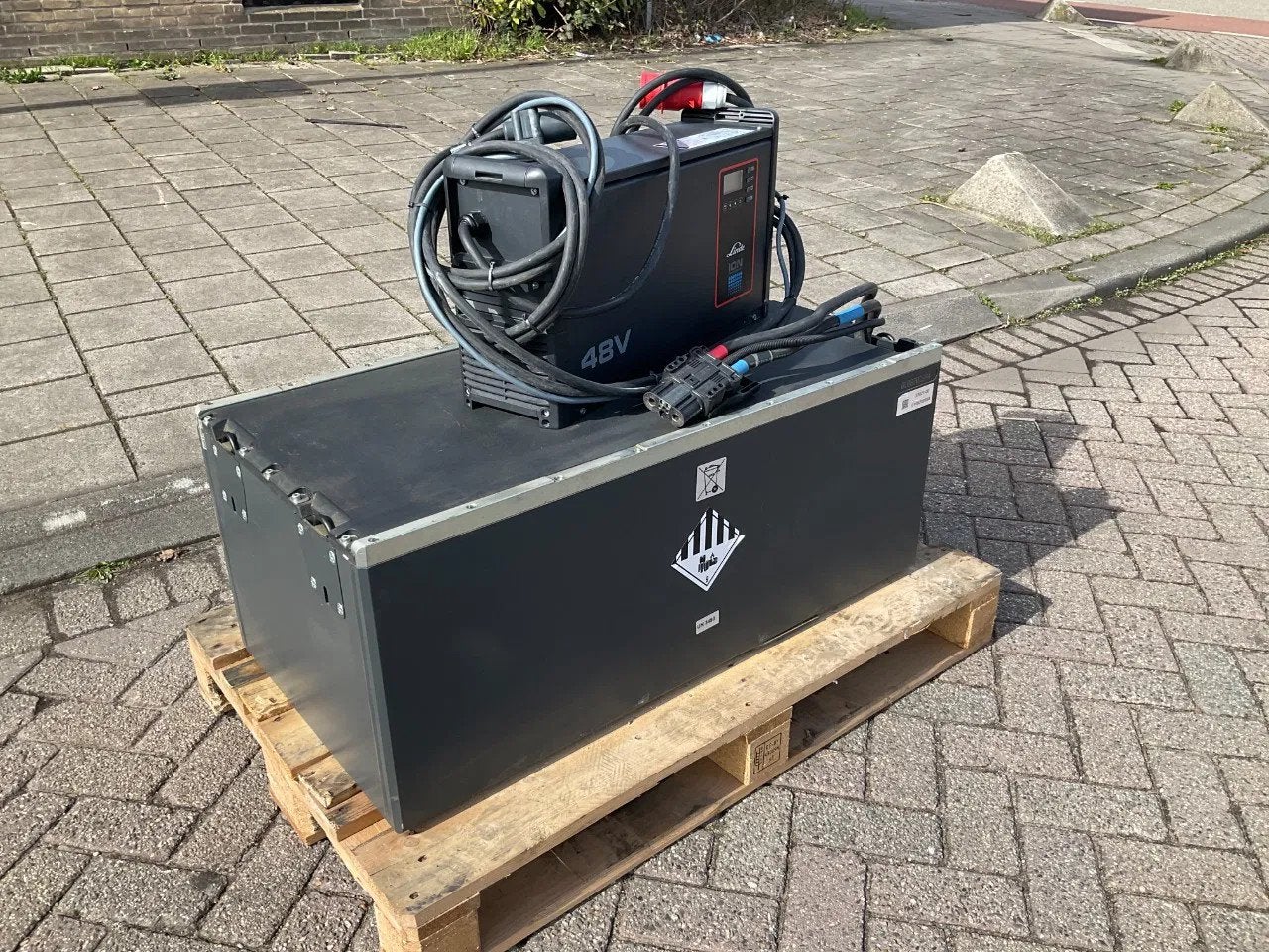 Lihtium Li-Ion batterij 48v voor HEFTRUCK, Lihtium Li-Ion batterij, Heftruck, Overige aandrijving, Marconistraat 2
3133KL  Vlaardingen, NL