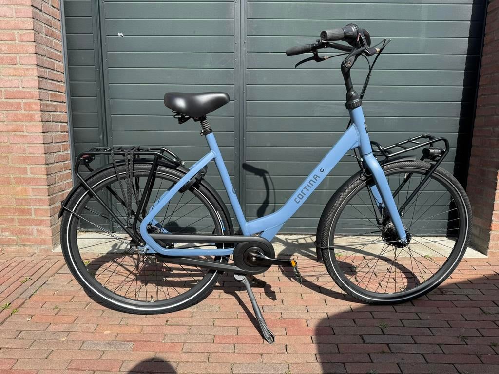 cortina commen 28 inch dames fiets met rekje mooi blauw, Versnellingen, 56 cm of meer, Zo goed als nieuw, Schijfrem