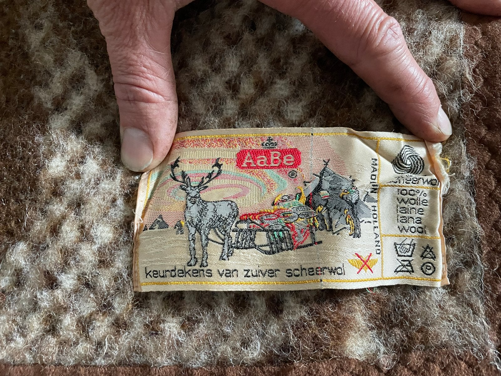 Vintage AaBe wollen deken - 2,15 x 2,30 meter, Gebruikt, Bruin, Ophalen of Verzenden, 200 cm of meer