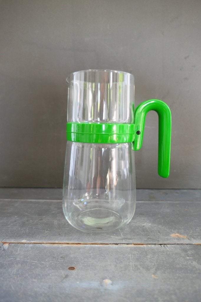 Vintage waterkan made in Italy retro glas met groen handvat, Huis en Inrichting, Kan, Verzenden, Overige stijlen, Glas