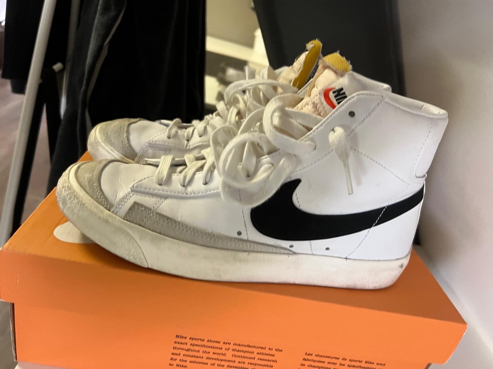 Nike Blazer Mid '77 Vintage Sneakers - Wit/Zwart, Ophalen, Wit, Sneakers of Gympen, Gedragen