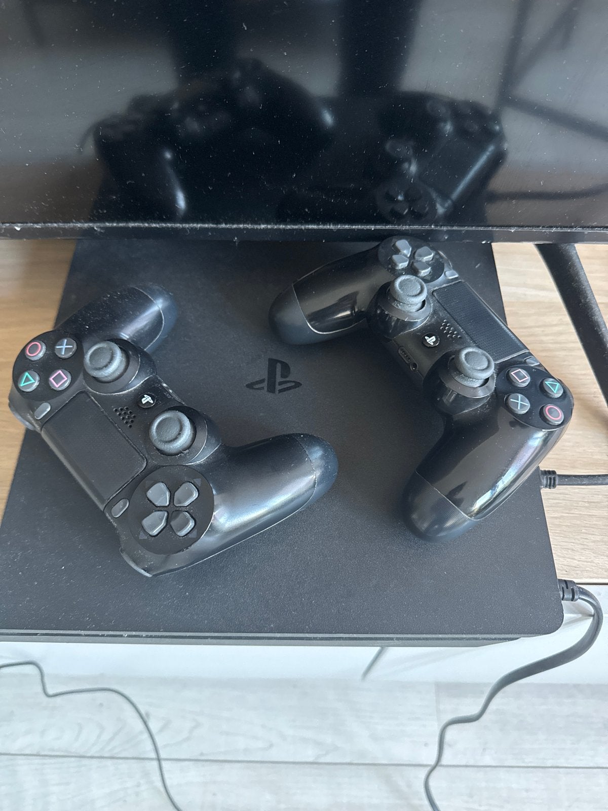 PlayStation 4 met 2 controllers and GTA5 CD, Met 2 controllers, Ophalen of Verzenden, Original, 500 GB