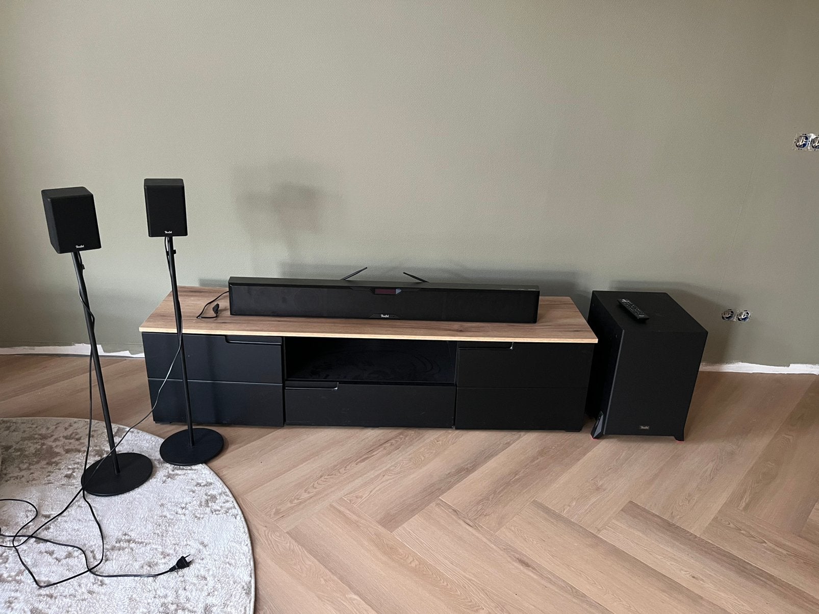 Teufel CINEBAR PRO, Complete set, 70 watt of meer, Zo goed als nieuw, Overige spelers, Ophalen