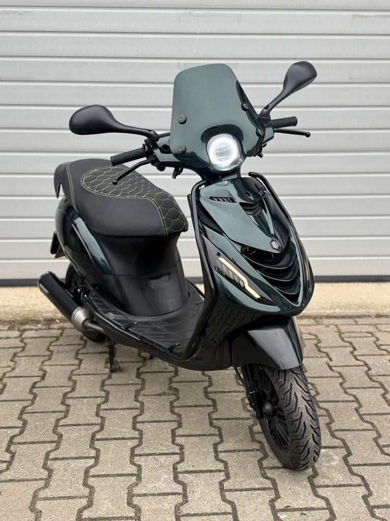Piaggio zip Full option Brom, Ophalen of Verzenden, Zo goed als nieuw, Benzine, Piaggio