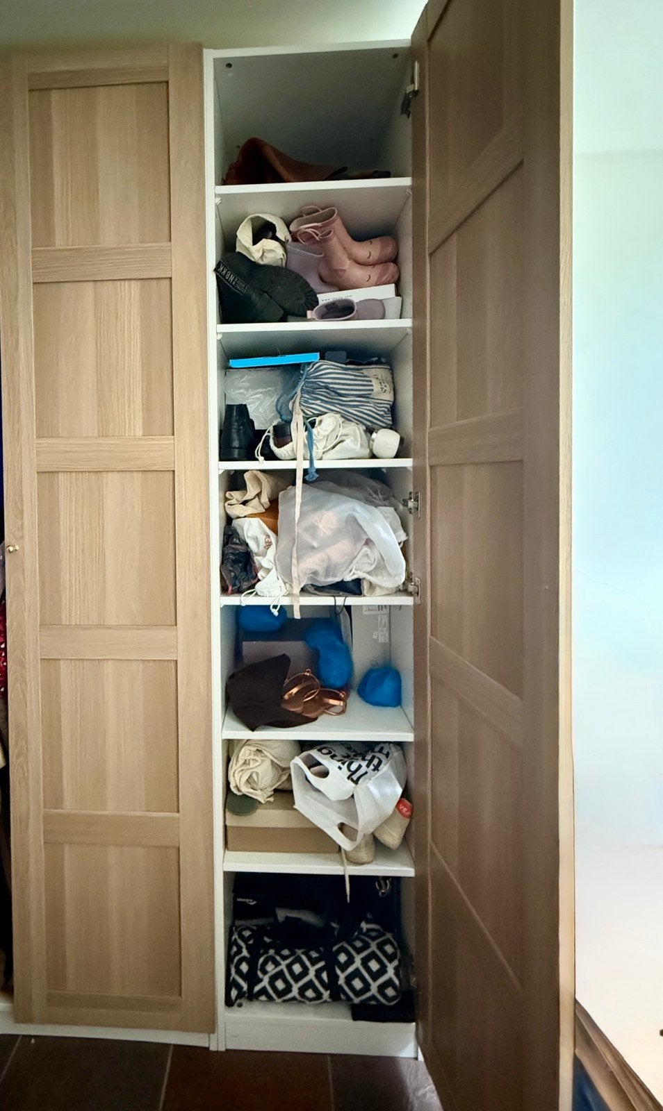 IKEA Pax wardrobe in beige in very good condition, Ophalen, 200 cm of meer, 50 tot 100 cm, Zo goed als nieuw