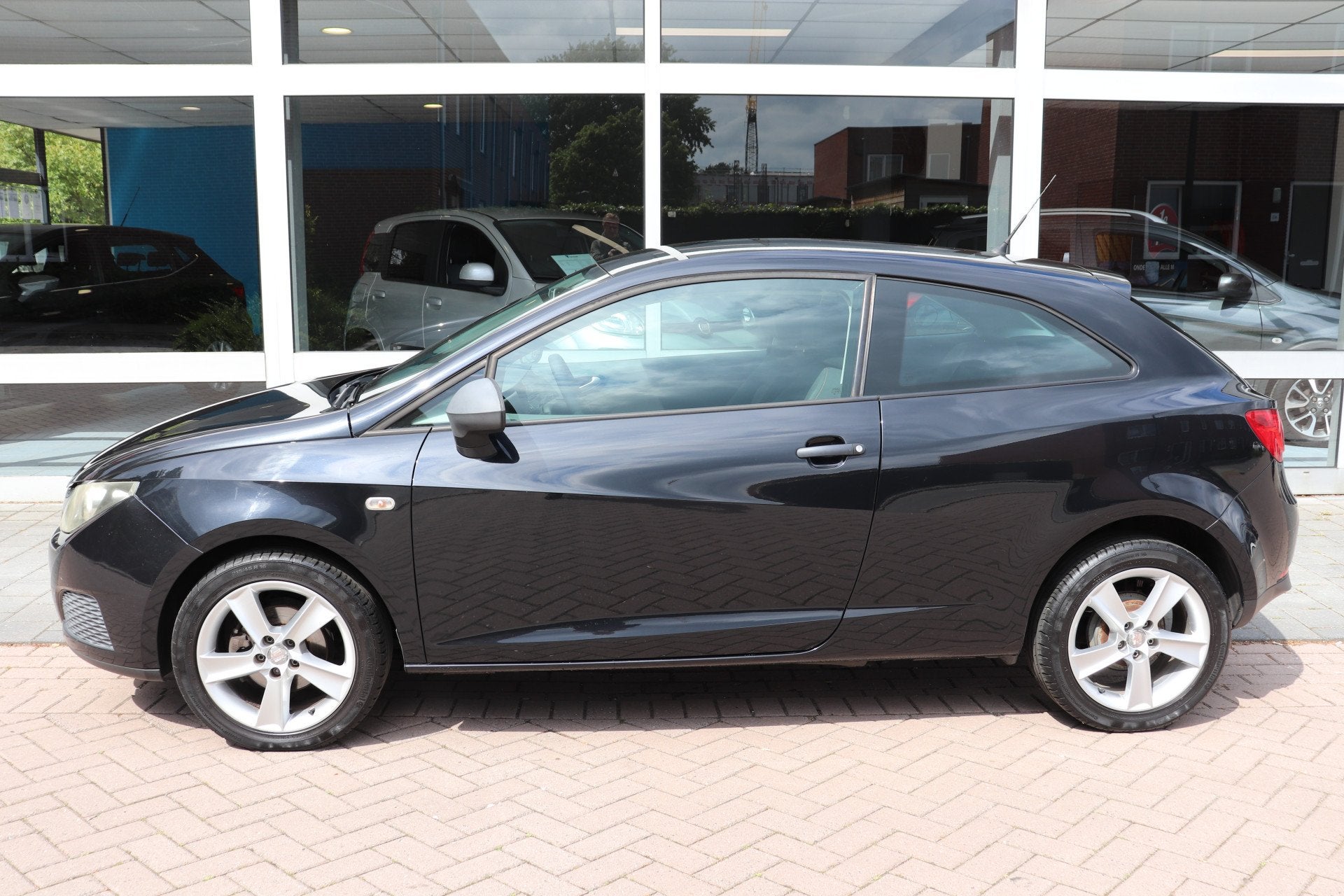 SEAT Ibiza SC 1.2 Club Lm Velgen, Navigatie netjes onderhoud, Auto's, Seat, Euro 5, Stof, Gebruikt, 60 pk