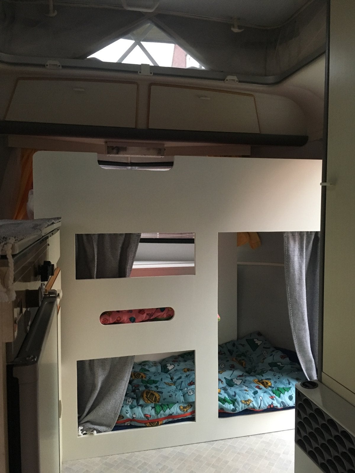 Eriba Triton stapelbed, Ophalen, 90 cm, 160 tot 180 cm, Tweepersoons