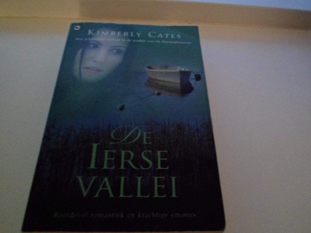 De Ierse Vallei - Kimberly Cates, Ophalen of Verzenden, Zo goed als nieuw