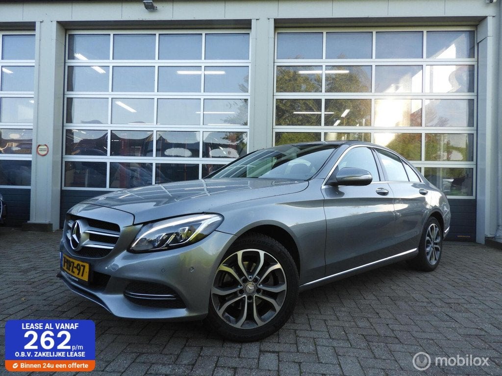 Mercedes C-klasse 180 Ambition , Schuifdak , Xenon , Camera, Auto's, Automaat, Euro 6, Leder en Stof, Bedrijf