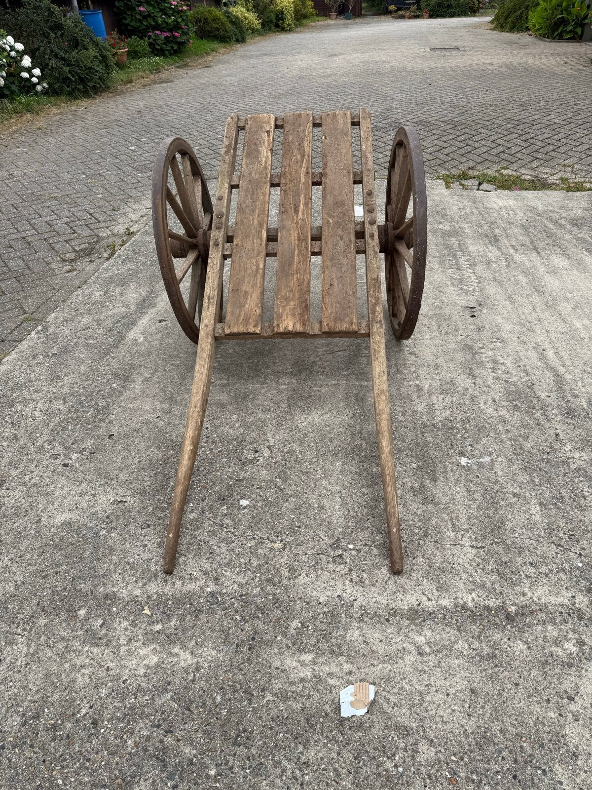 Antieke houten markt handkar met ijzeren wielen, Ophalen