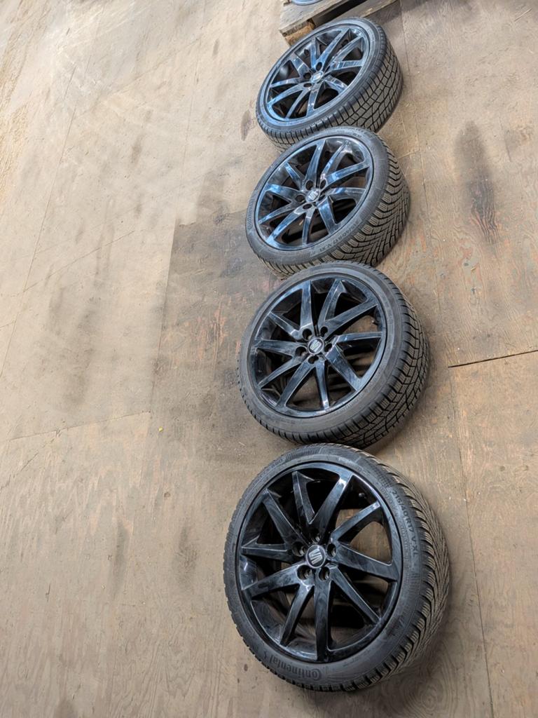 Set van 4 Continental winterbanden op 17 inch velgen, Ophalen, Banden en Velgen, 17 inch, Winterbanden