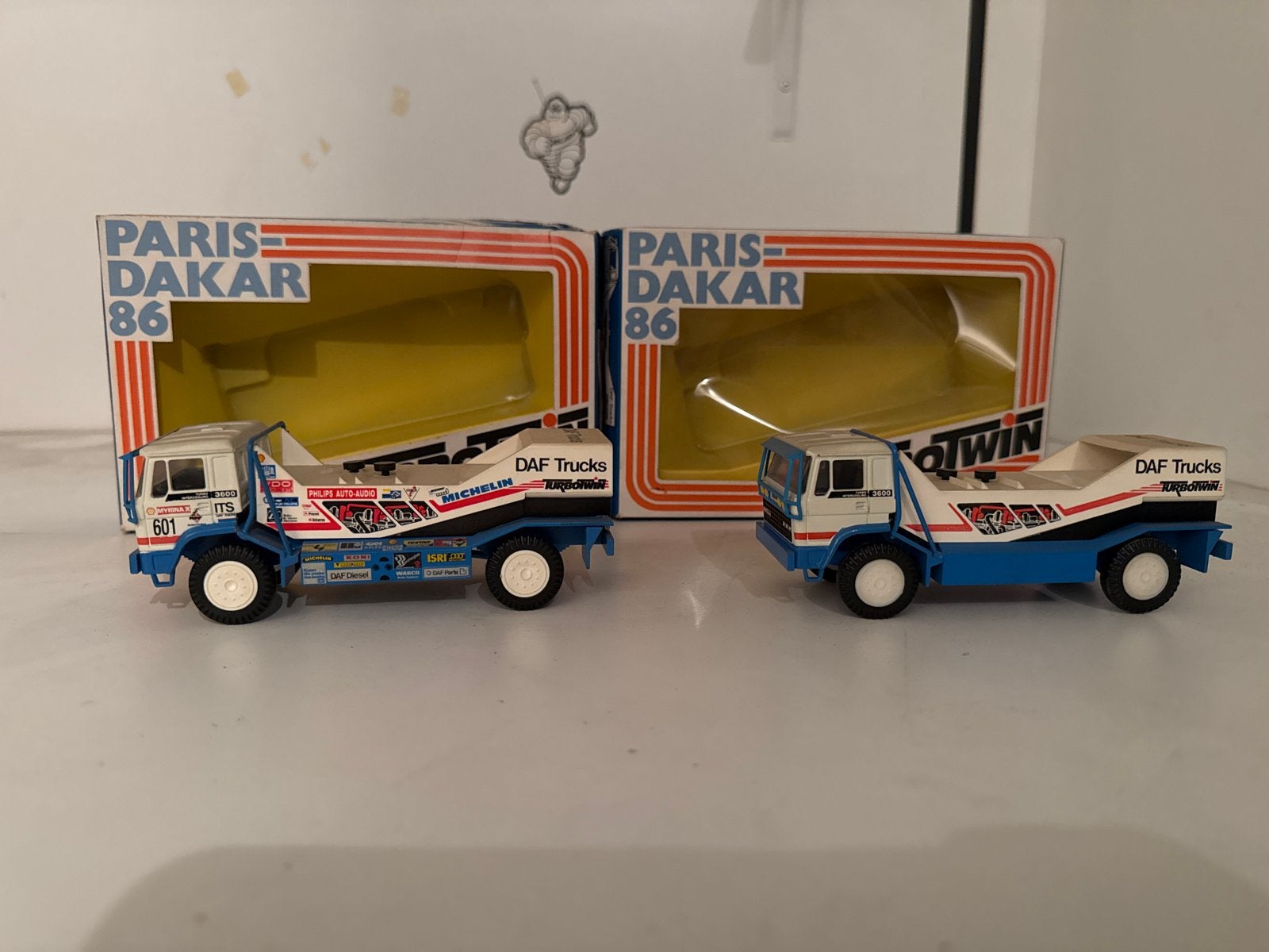 DAF Trucks Paris-Dakar 86 modelauto's (2 stuks), Ophalen of Verzenden, Zo goed als nieuw, Overige merken