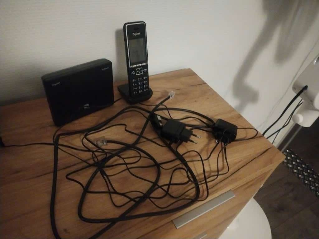 VOIP telefoon + basisstation, Telecommunicatie, Ophalen of Verzenden, Zo goed als nieuw, 1 handset