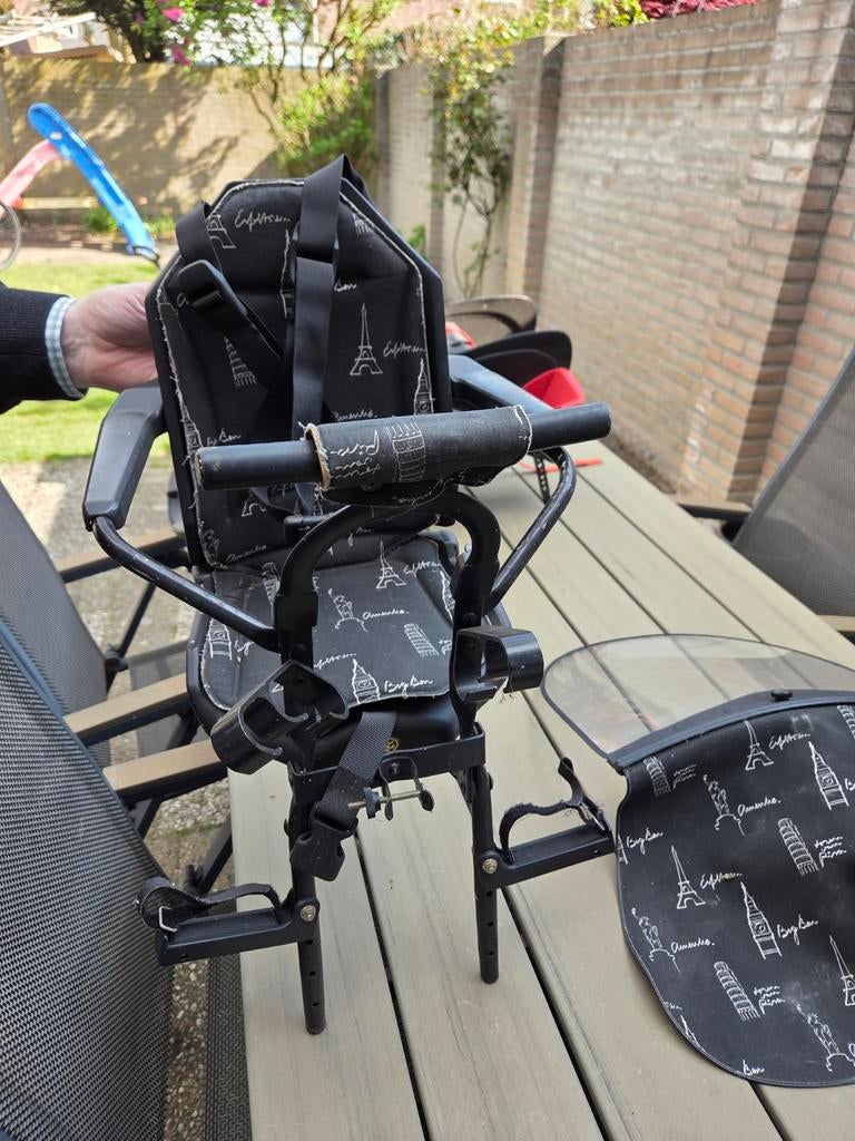 Fietsstoeltje voor op de fiets inclusief scherm, Fietsen en Brommers, Fietsaccessoires | Fietsstoeltjes, Ophalen, Zo goed als nieuw
