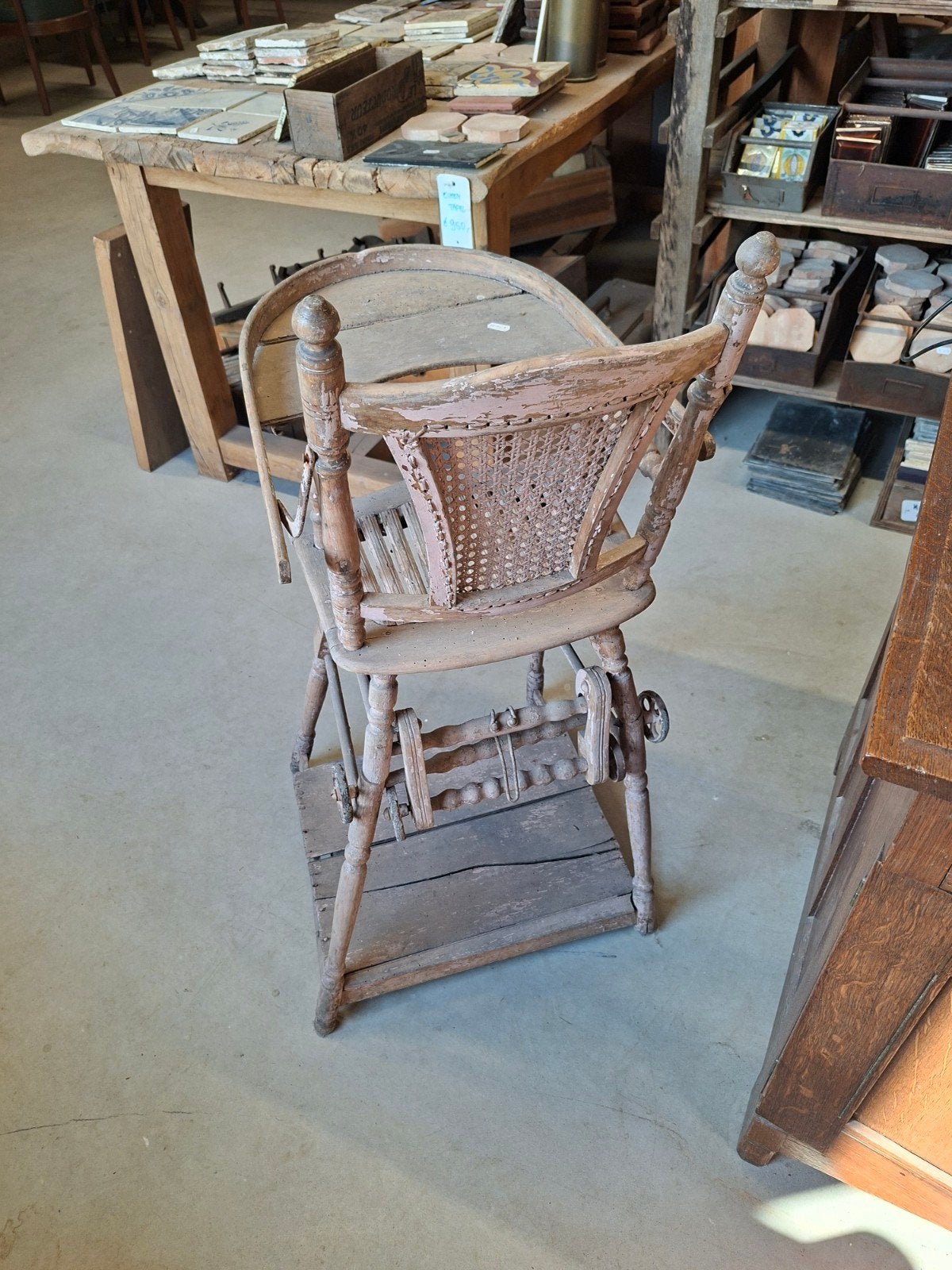 Antieke Kinderstoel - Decoratief Sierstuk / Blikvanger, Ophalen