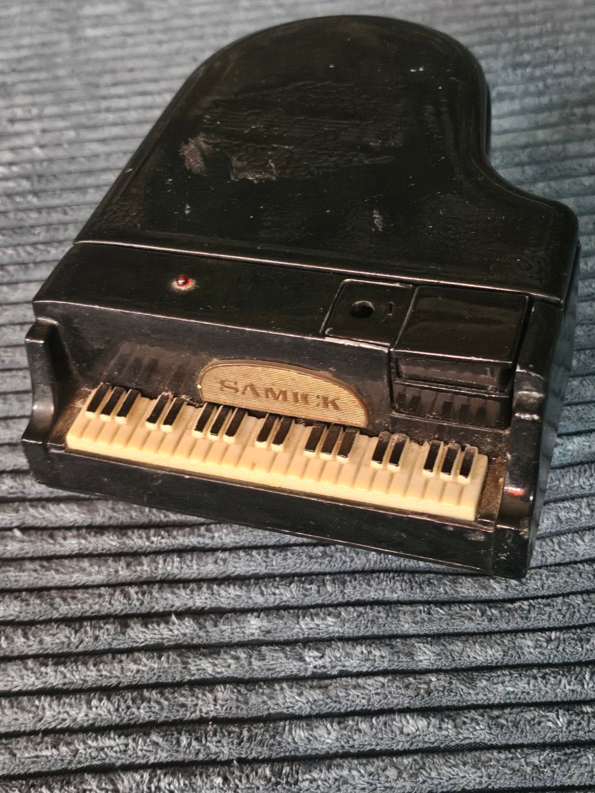 Samick Miniatuur Piano - Asbak, Aansteker & Muziekdoo, Ophalen of Verzenden