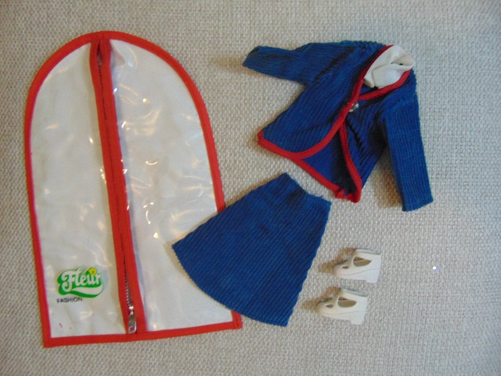 Ze zijn weer aan gevuld Mooie Fleur Setjes, Verzamelen, Poppen, Ophalen of Verzenden, Gebruikt, Kleertjes