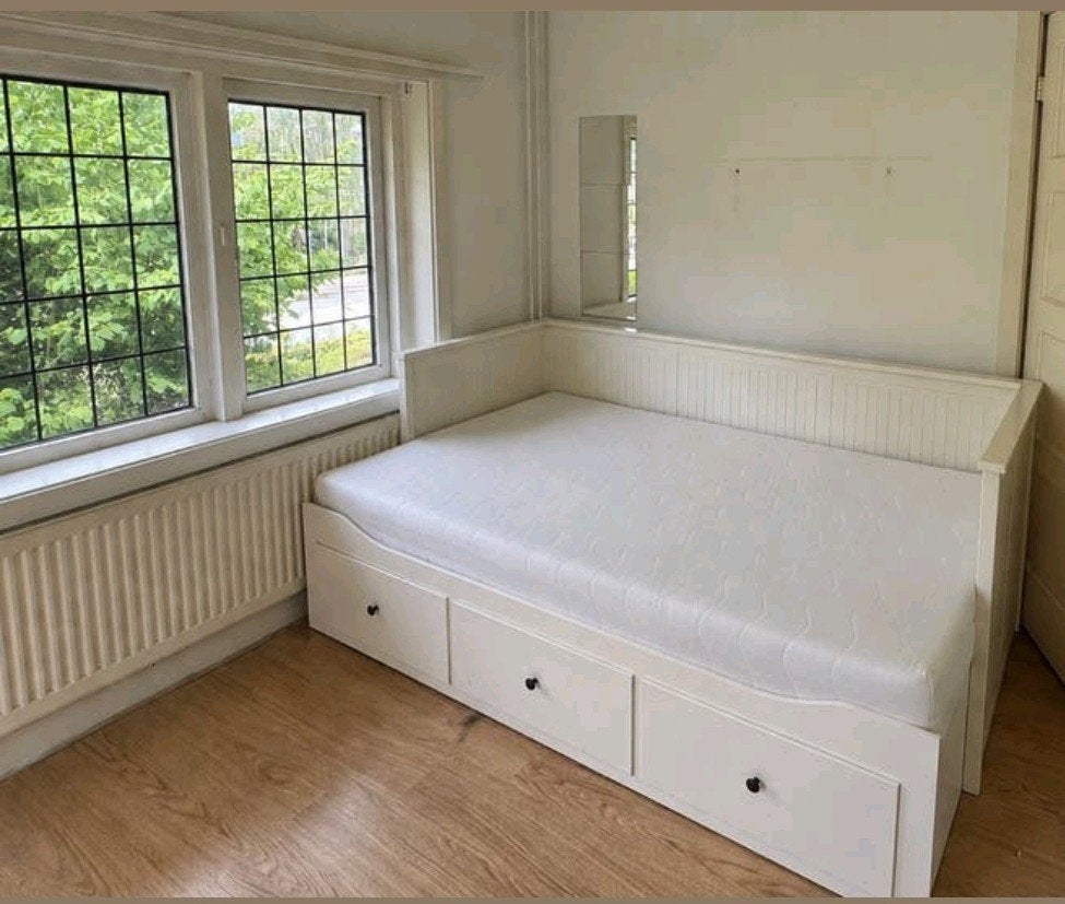IKEA Hemnes bedbank met lades, inclusief matrassen, Huis en Inrichting, Ophalen, Gebruikt, Wit, Tweepersoons