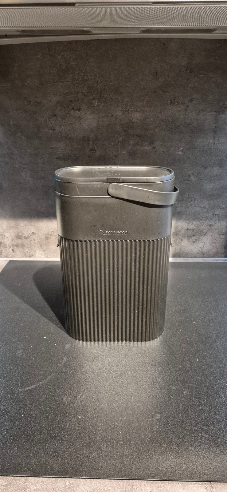 Foto 2 van Nespresso afvalcontainer voor gebruikte capsules