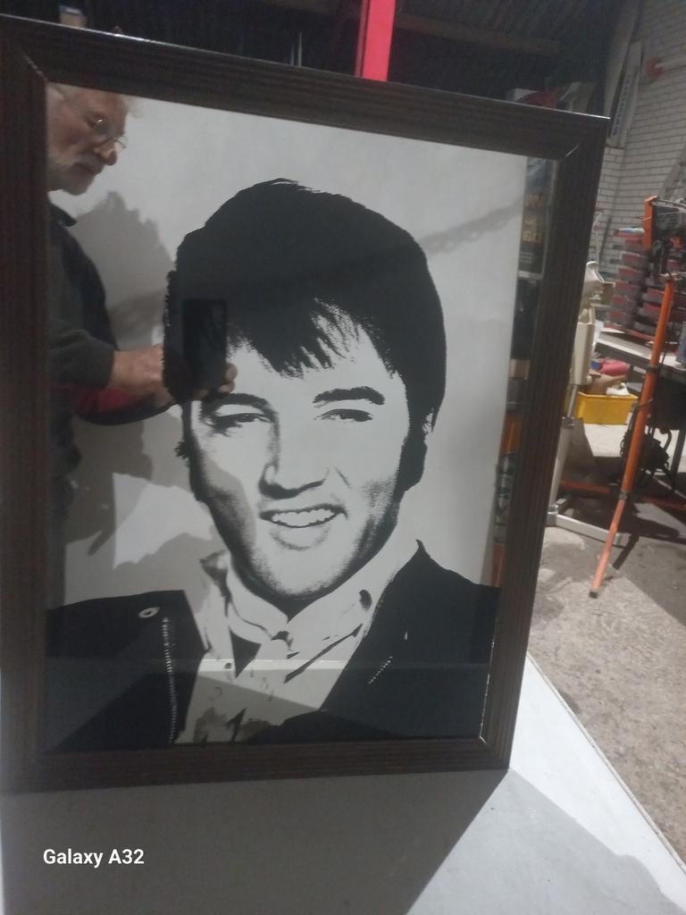 Elvis Presley fotolijst spiegel., Ophalen, Minder dan 50 cm, Zo goed als nieuw, Minder dan 100 cm