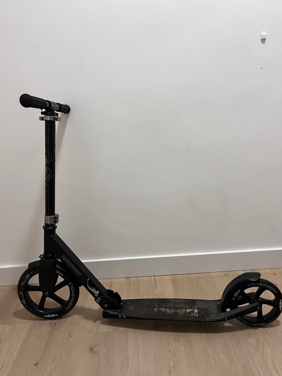 Tempish Step Nixin 230 Aluminium, Fietsen en Brommers, Steps, Ophalen, Gebruikt, Gewone step