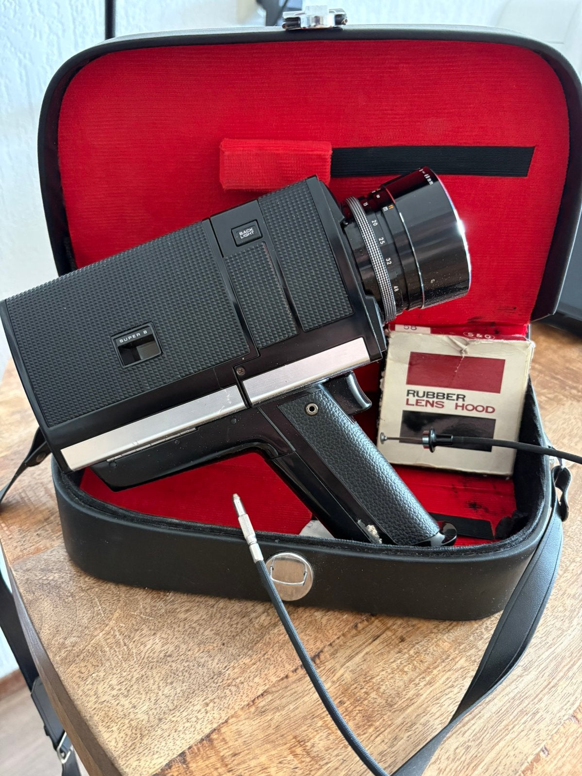 vintage Chinon 672 Autozoom Super 8-filmcamera, Ophalen