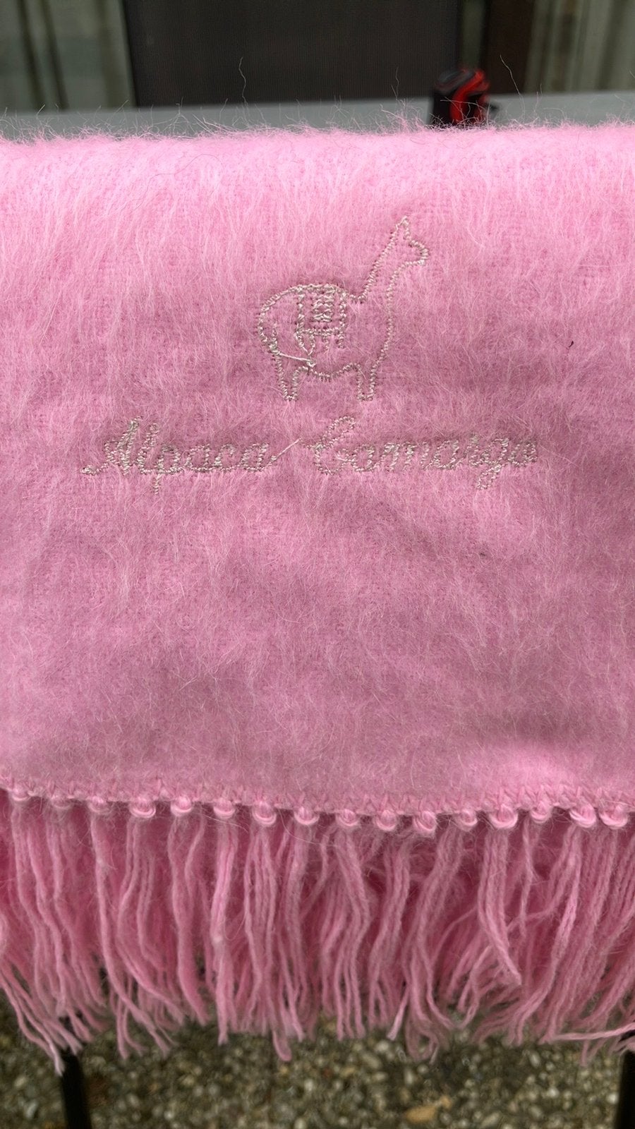 Alpaca Camargo rose wollen shawl., Kleding | Dames, Ophalen of Verzenden, Zo goed als nieuw