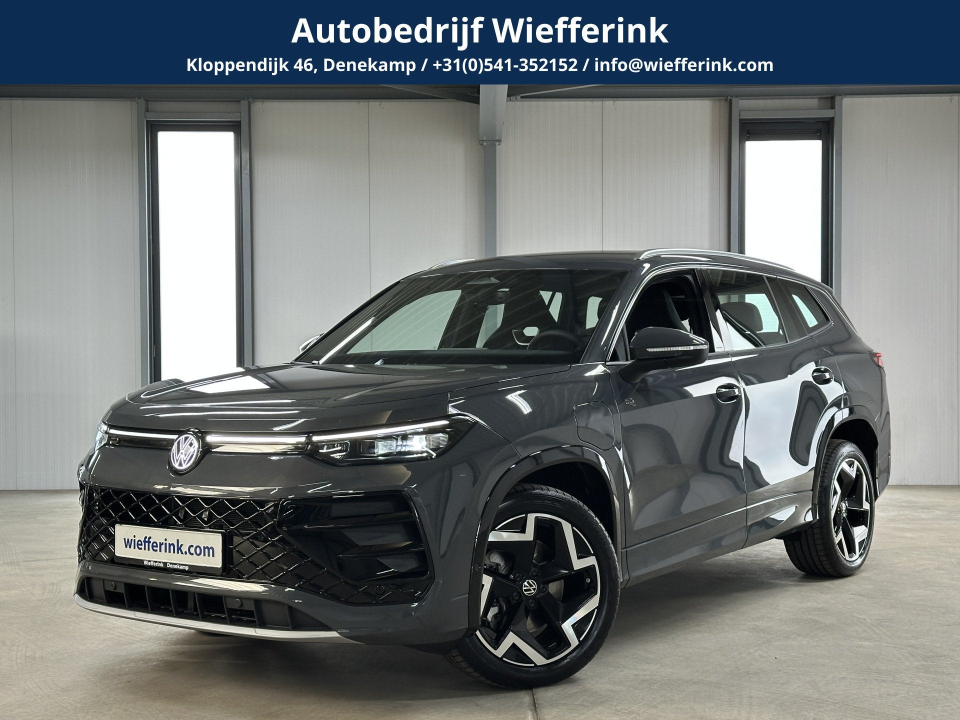 Volkswagen Tayron 1.5 eHybrid R-Line | Trekhaak-pakket | Nav, Auto's, 12 maanden, Zwart, 4 cilinders, Leder en Stof