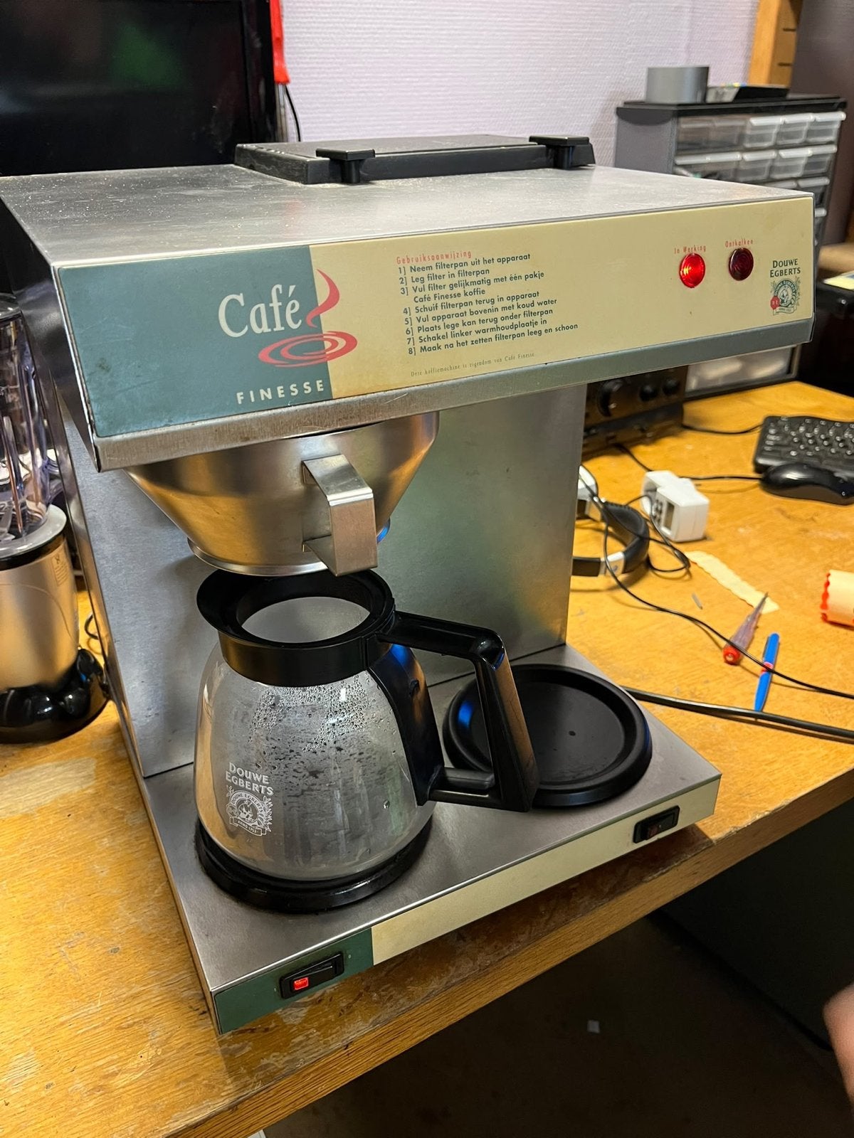 Douwe Egberts Café Finesse Koffiezetapparaat, Xx, 10 kopjes of meer, Koffiemachine, Gemalen koffie