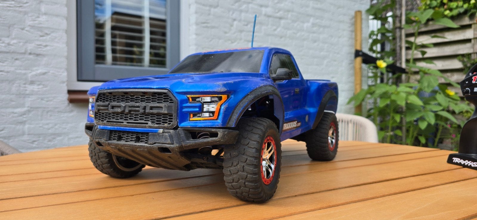 Traxxas Ford Raptor 2WD 1:10 RC auto RTR met accu en lader, Elektro, Auto offroad, Ophalen of Verzenden, Zo goed als nieuw