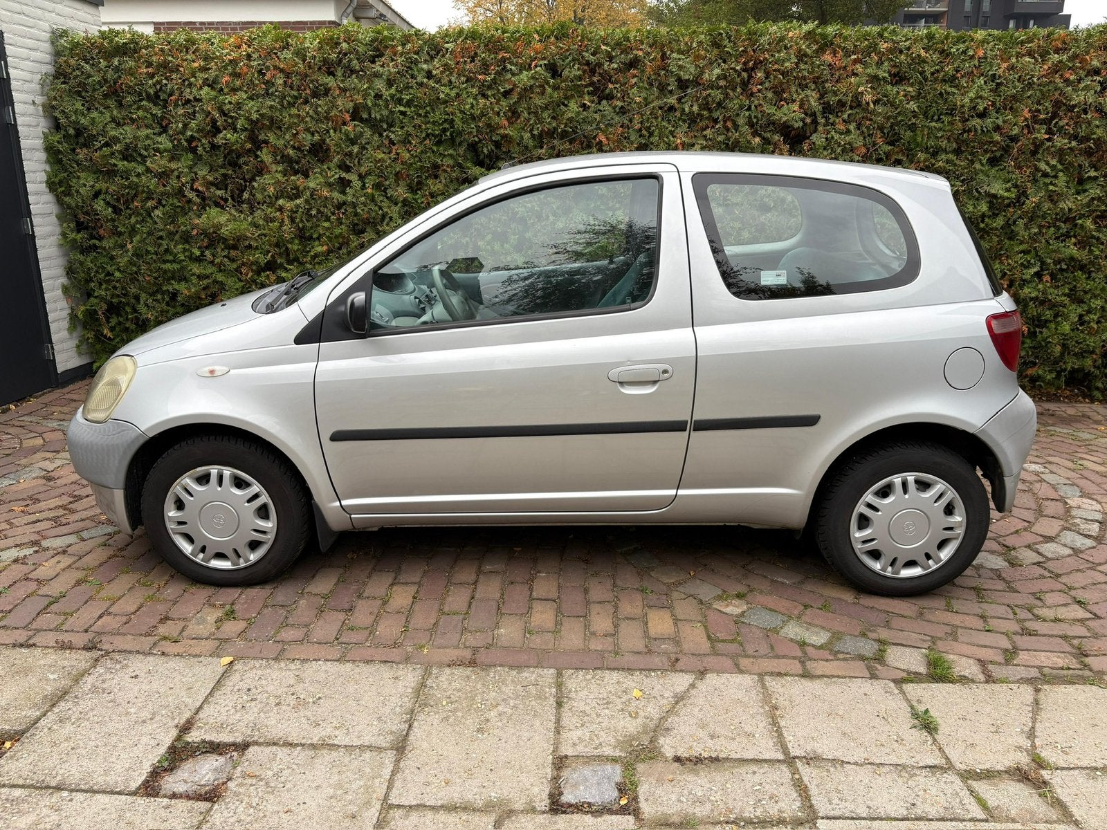 Toyota Yaris 1.0 16V Vvti 3DR 1999 Grijs, Voorwielaandrijving, 4 cilinders, 400 kg, 68 pk