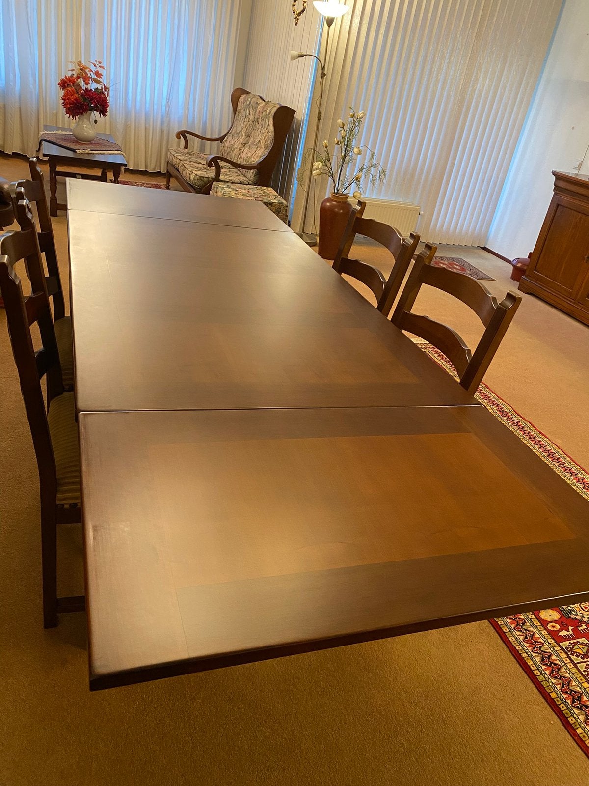 Gratis 18/7 tussen 9-12 uur af te halen tafel met 4 stoelen, Antiek en Kunst, Antiek | Meubels | Tafels, Ophalen
