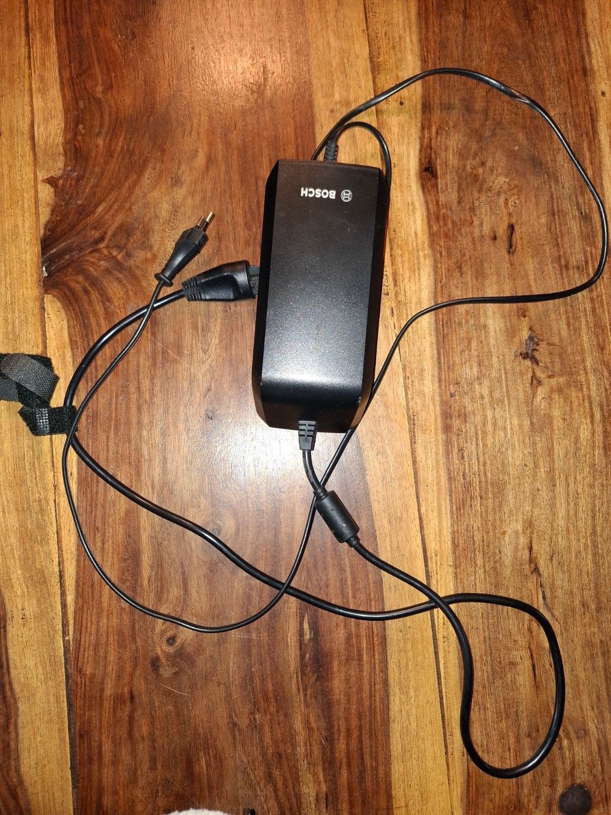 Bosch eBike Acculader 36V 4A (BCS220), Zo goed als nieuw