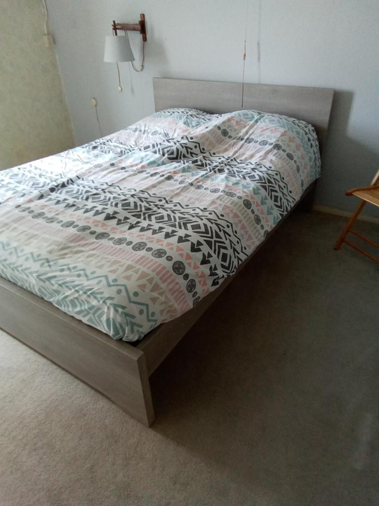 Twee persoons bed grijs, Huis en Inrichting, Slaapkamer | Bedden, Ophalen, Gebruikt, Tweepersoons, 180 cm