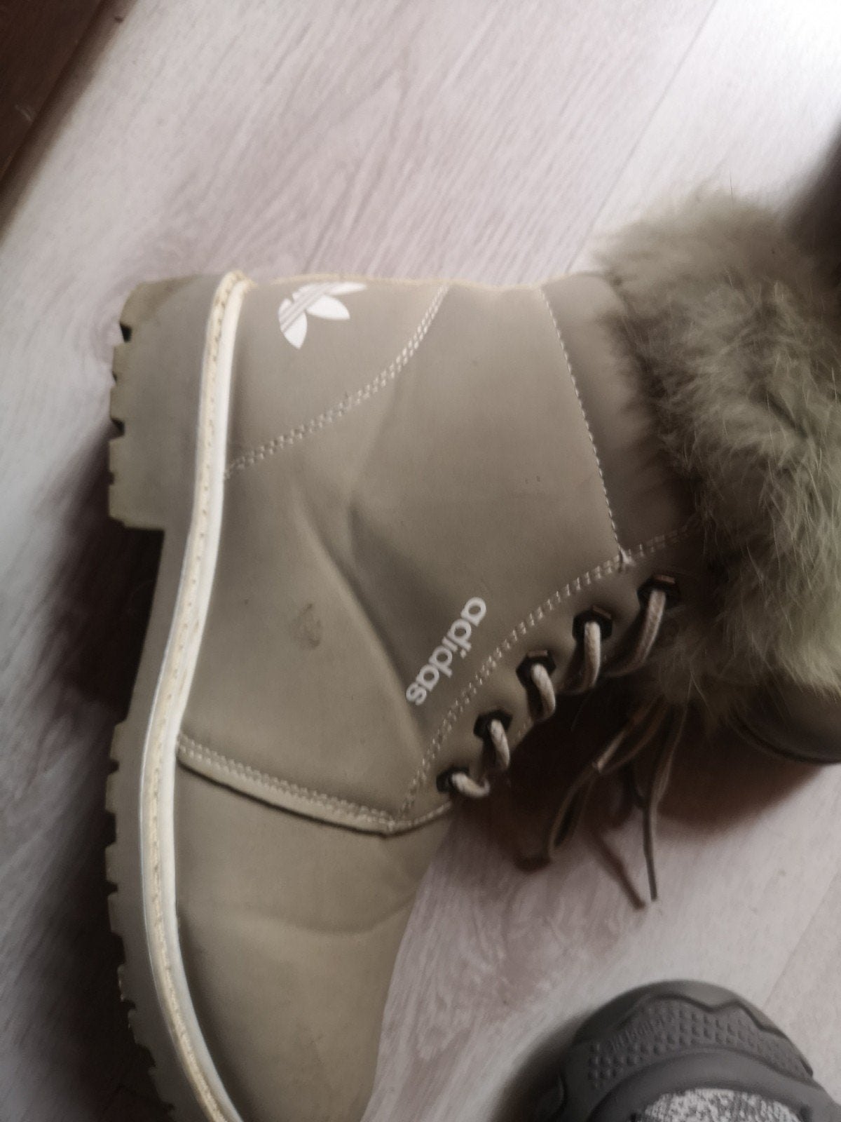 Adidas winterlaarzen met bont - Maat 41, Ophalen, Overige kleuren, Adidas, Lage of Enkellaarzen