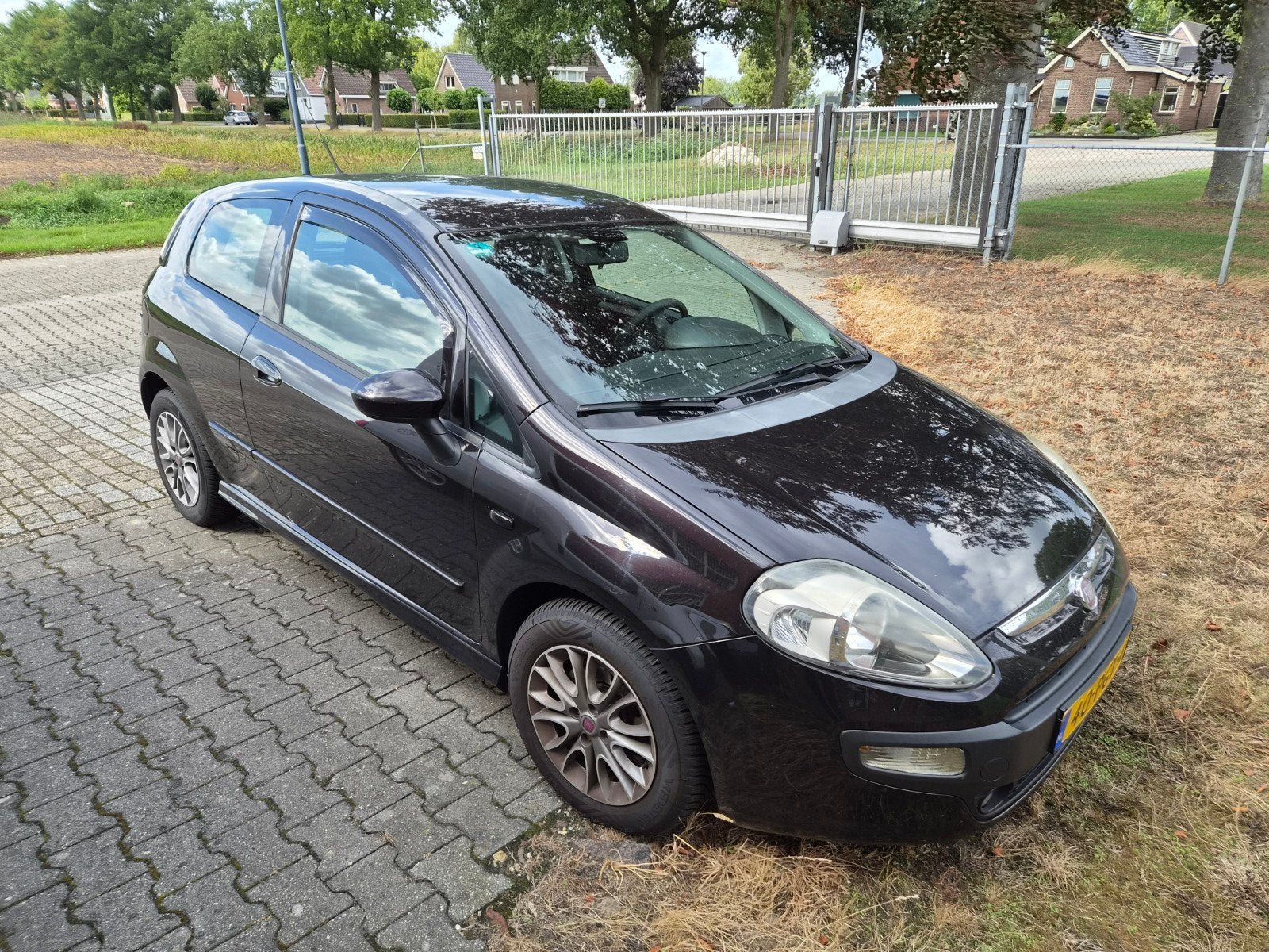 Fiat Punto 1.3 Multijet 62KW 3DR 2011 Zwart, Auto's, Fiat, Voorwielaandrijving, 28 km/l, 4 cilinders, 400 kg