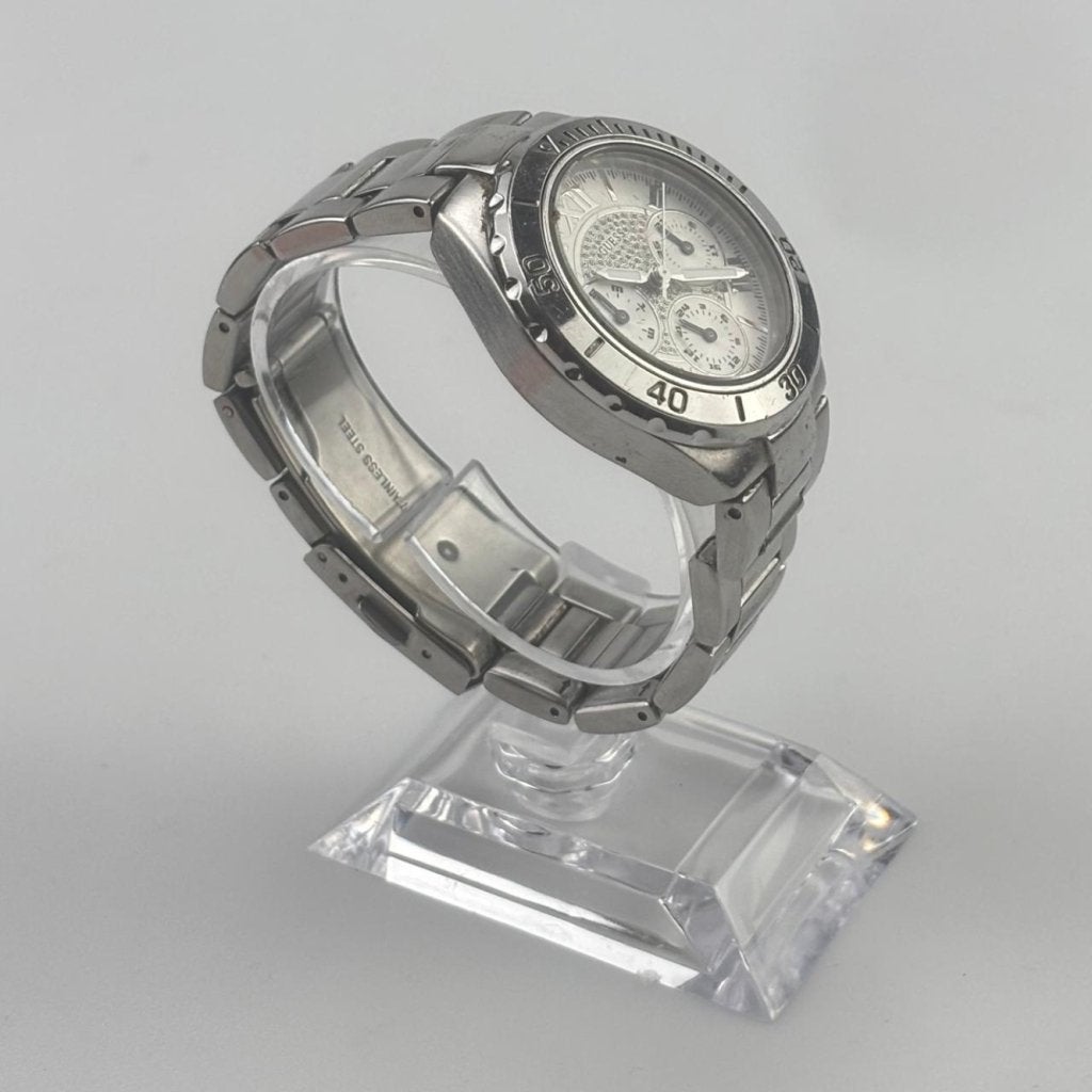 Guess U12608L1 28mm 50ATM Dames Horloge Zilver, Guess, Zo goed als nieuw, Support@guess.com, 1444 South Alameda St
Los Angeles, CA 90021
USA