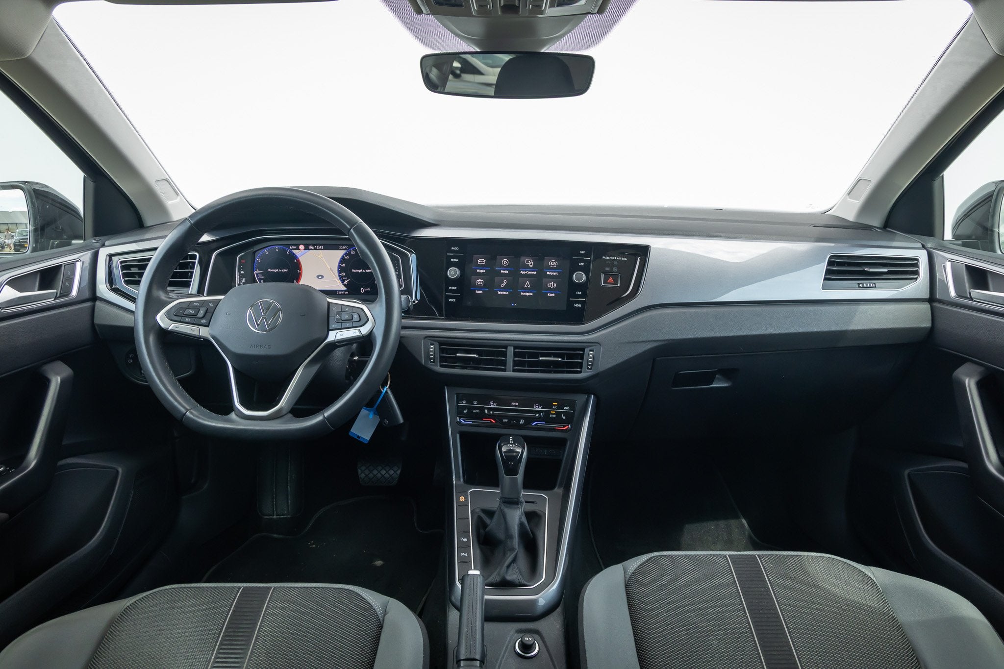 Volkswagen Polo 1.0 TSI Style 110pk pano | iq light | dashbo, Gebruikt, Euro 6, Zwart, Bedrijf