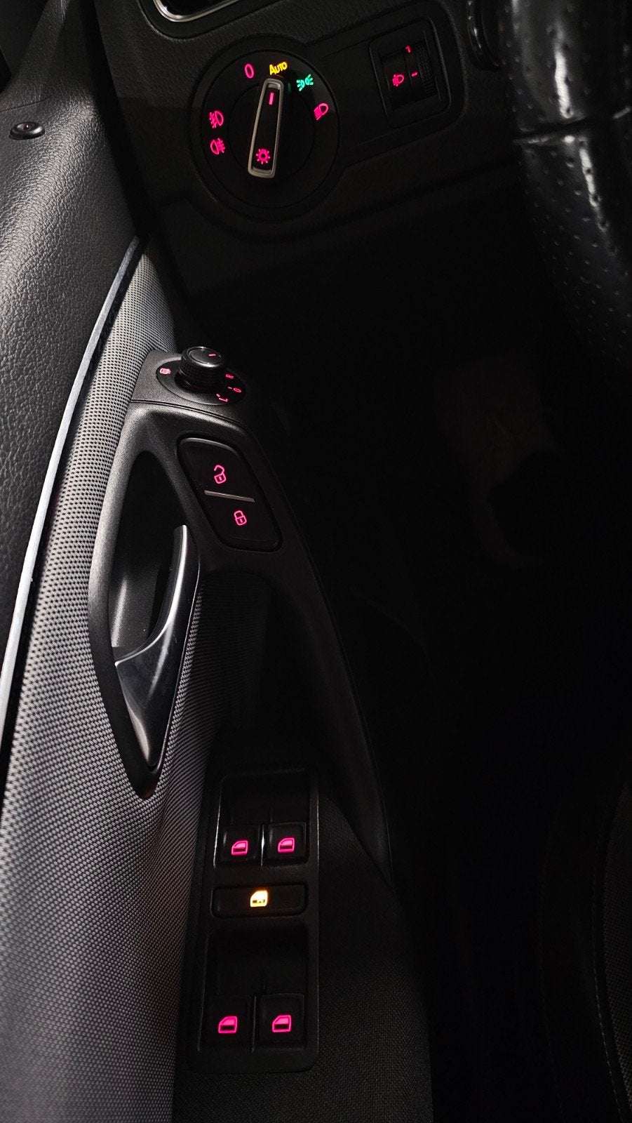 Foto 18 van VW CrossPolo 1.2 Automaat|CarPlay|Cruise|Trekhaak|New APK