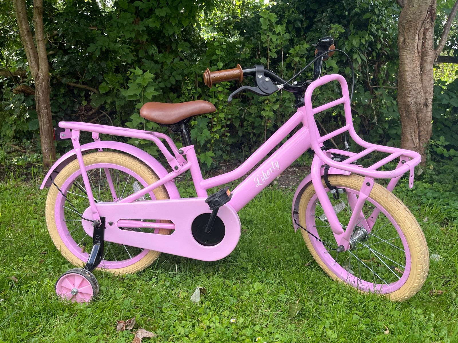 Roze meisjesfiets Liberty 16 inch met zijwieltjes, Fietsen en Brommers, Fietsen | Meisjes, Ophalen, Terugtraprem, 16 inch, Handrem