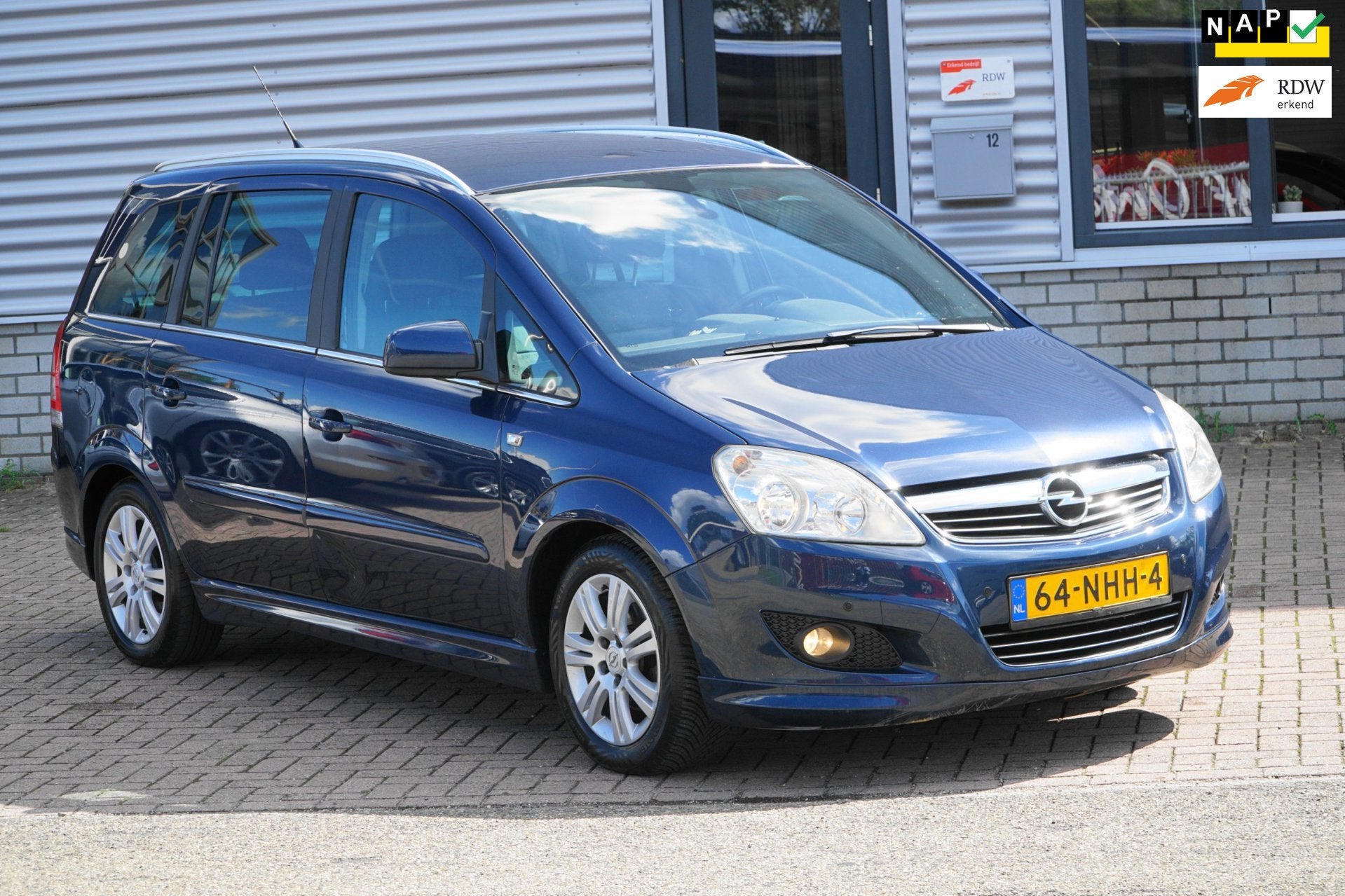 Opel Zafira 1.8 Cosmo CRUISE TREKHAAK AUT., Auto's, Automaat, Euro 5, Gebruikt, 4 cilinders