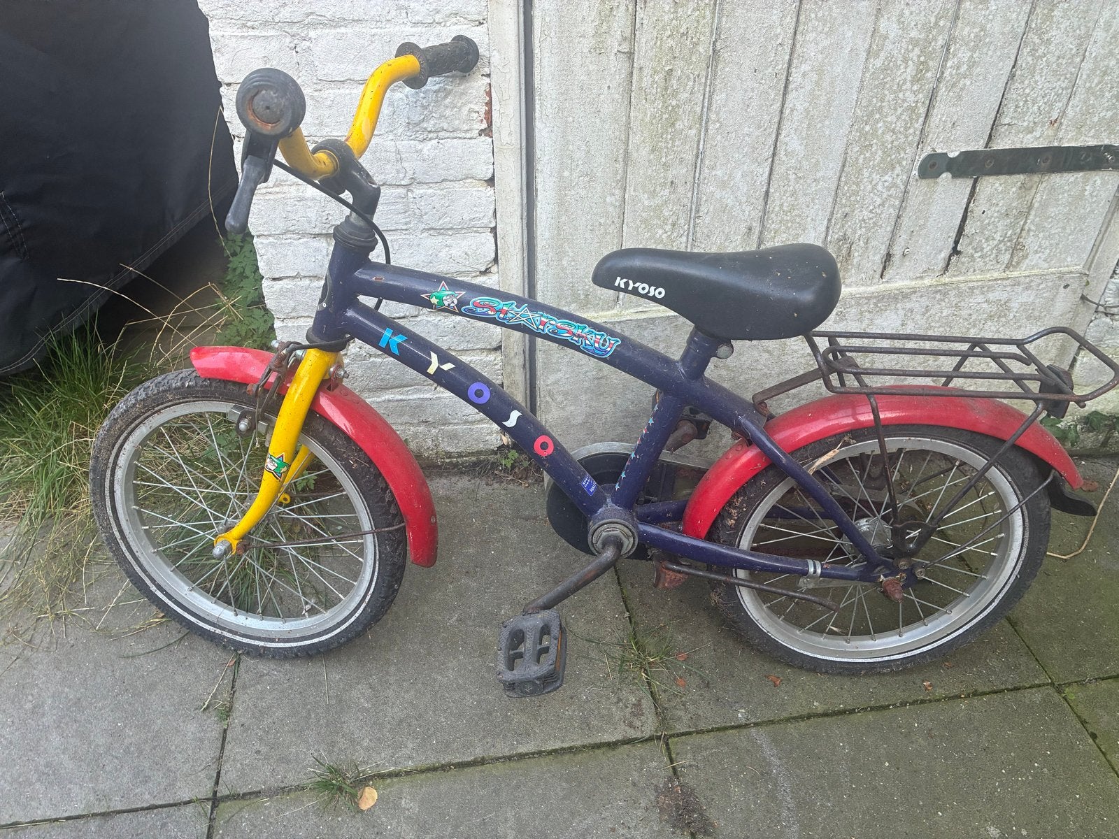 Kinderfiets 16 inch met zijwieltjes - gratis af te halen, Ophalen, Gebruikt, 16 tot 20 inch, Zijwieltjes