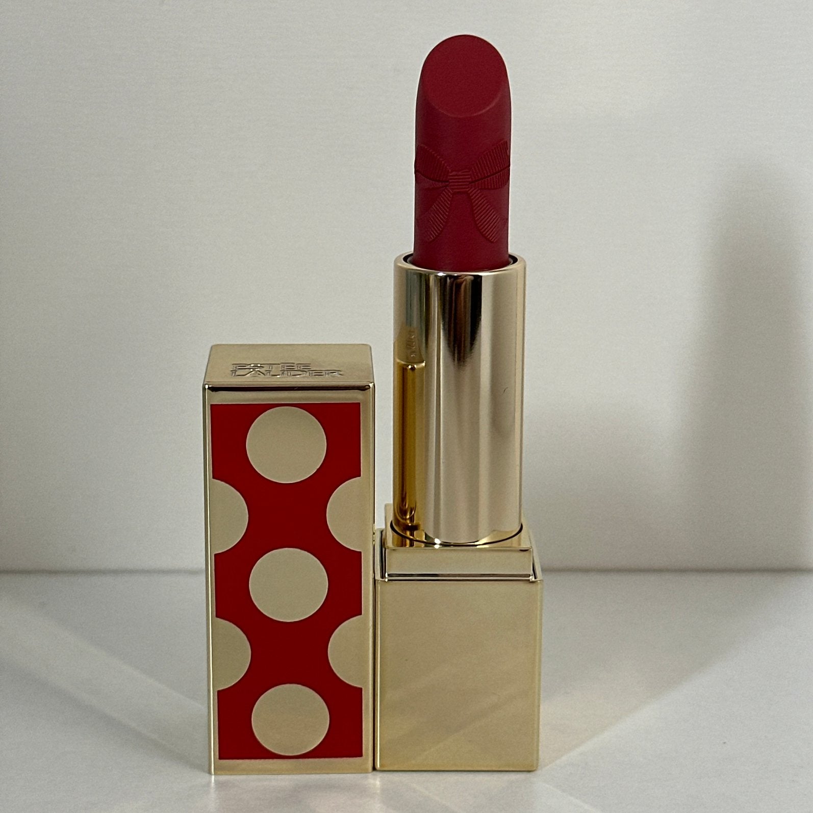 Estee Lauder Limited Edition Lipstick #Velvet Ribbon#, Ophalen of Verzenden, Nieuw, Lippen, Make-up