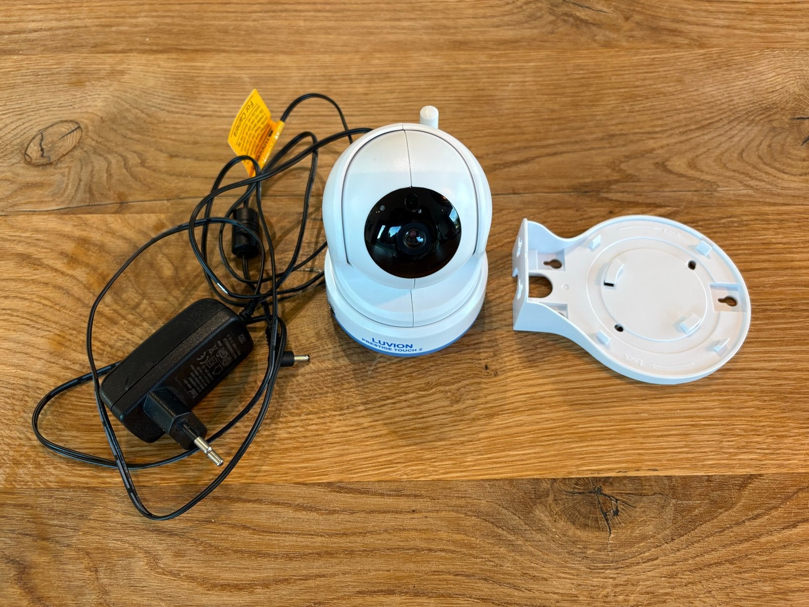 Luvion Prestige Touch 2 camera met muurbevestiging, Kinderen en Baby's, Babyfoons, Ophalen, Gebruikt, 100 tot 250 meter, Camera