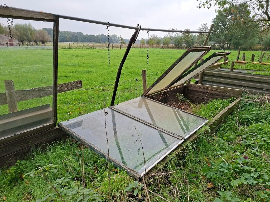 Eenruiters met broeiopbouwkast en raamuitzetters, Ophalen, Overige materialen, Gebruikt, Kweekkas