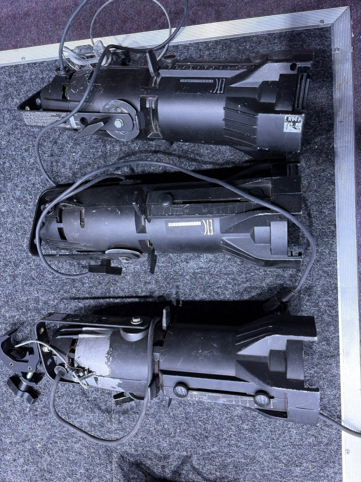 3x ETC CE source Four jr theaterlampen, Ophalen